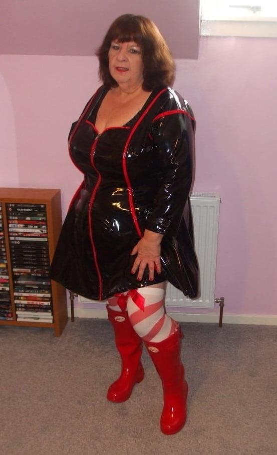 25P Bonus boots 21