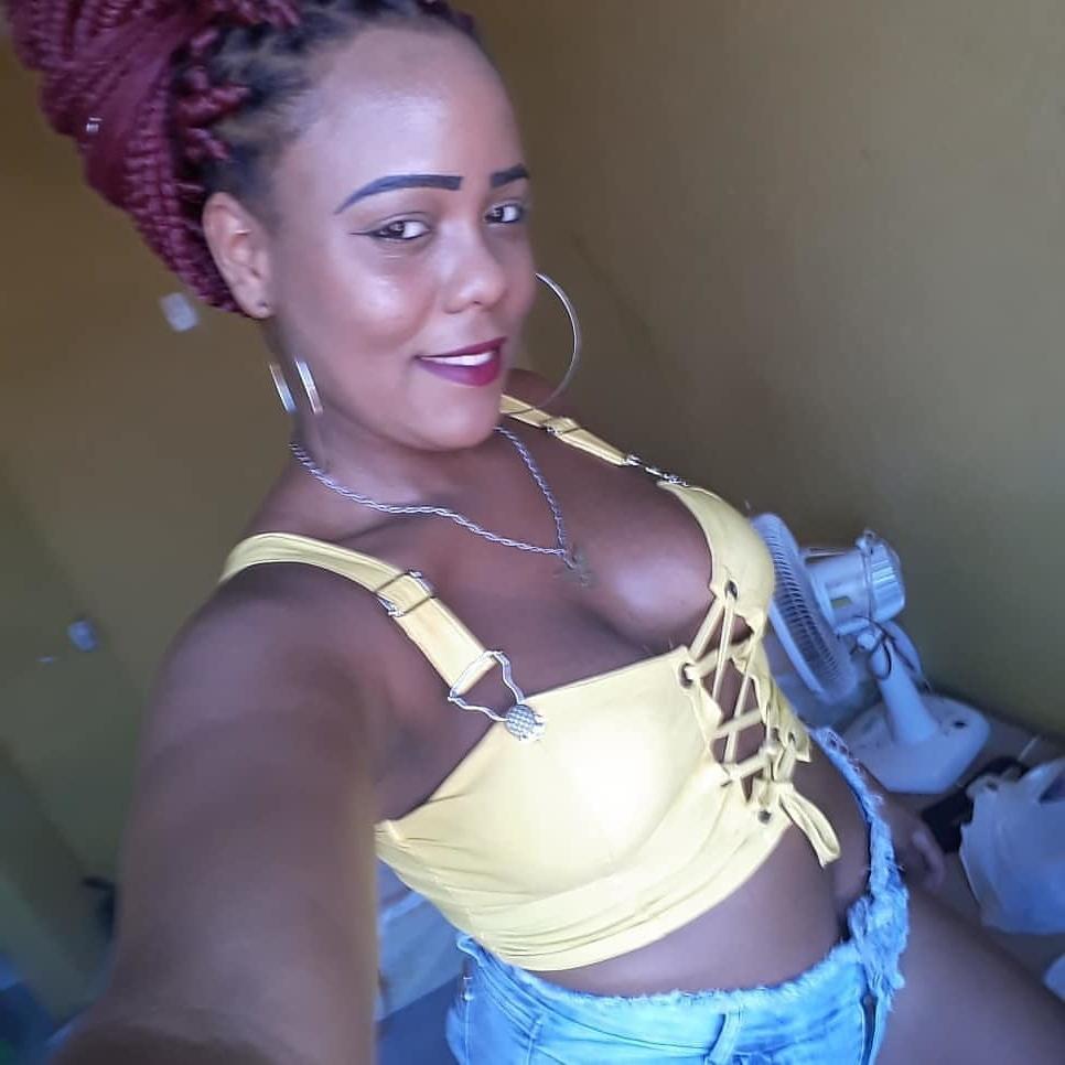 25P DANI SEXY GROSSER ARSCH LATINA