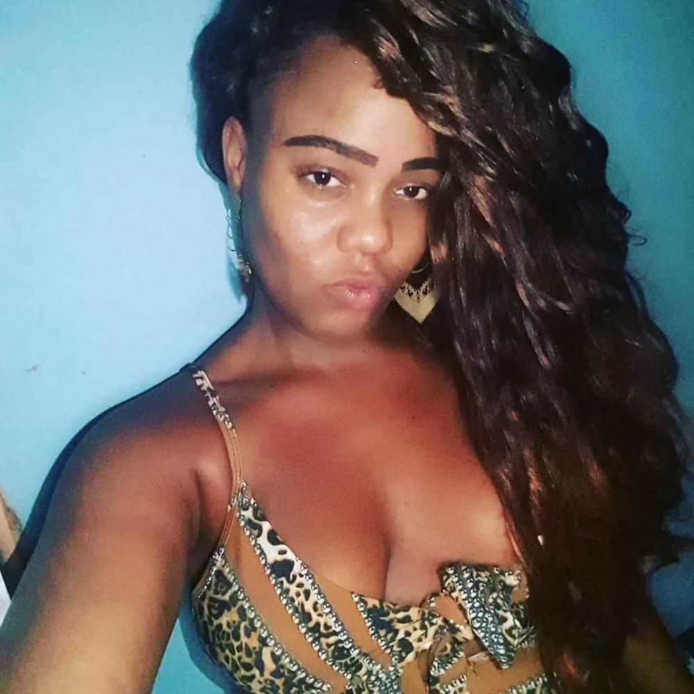 25P DANI SEXY GROSSER ARSCH LATINA