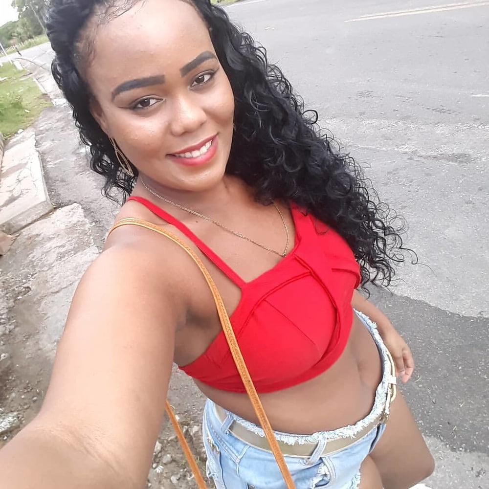25P DANI SEXY GROSSER ARSCH LATINA