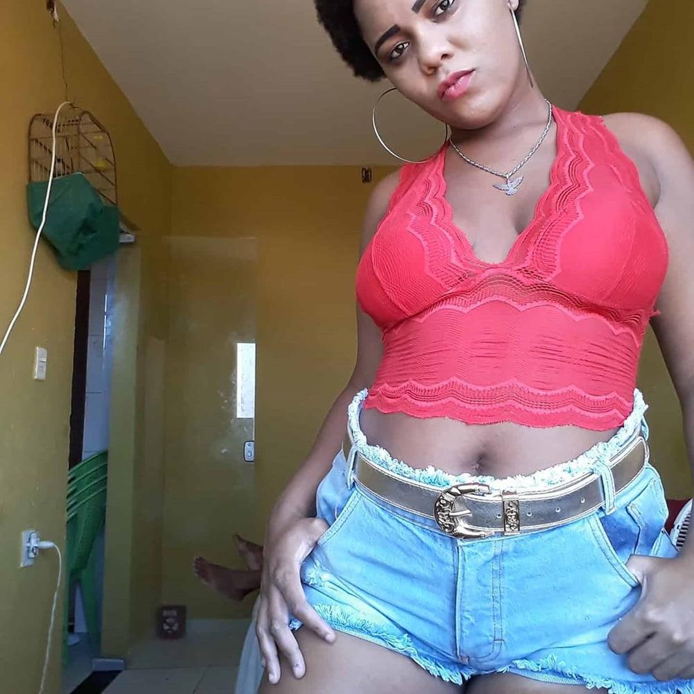 25P DANI SEXY GROSSER ARSCH LATINA