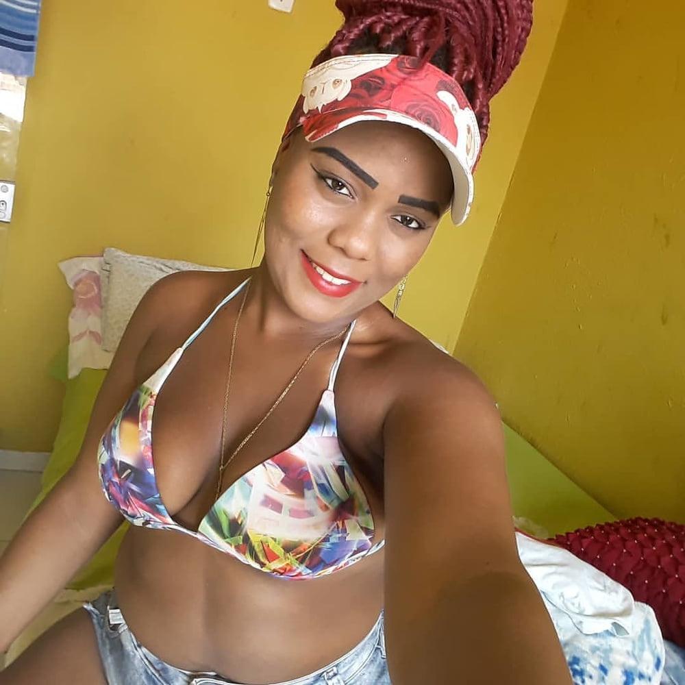 25P DANI SEXY GROSSER ARSCH LATINA