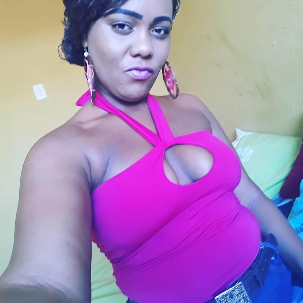 25P DANI SEXY GROSSER ARSCH LATINA
