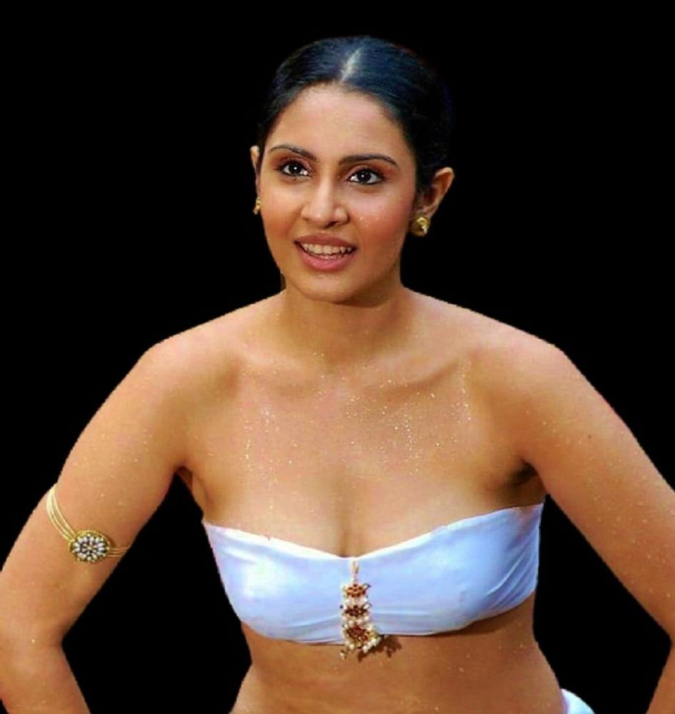 25P Sweaty Indian Aunties Nude &amp; Non-Nude collection