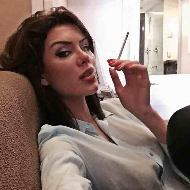 25P Smoking Ladies 21