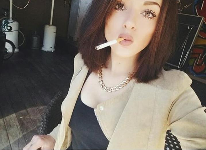 25P Smoking Ladies 21