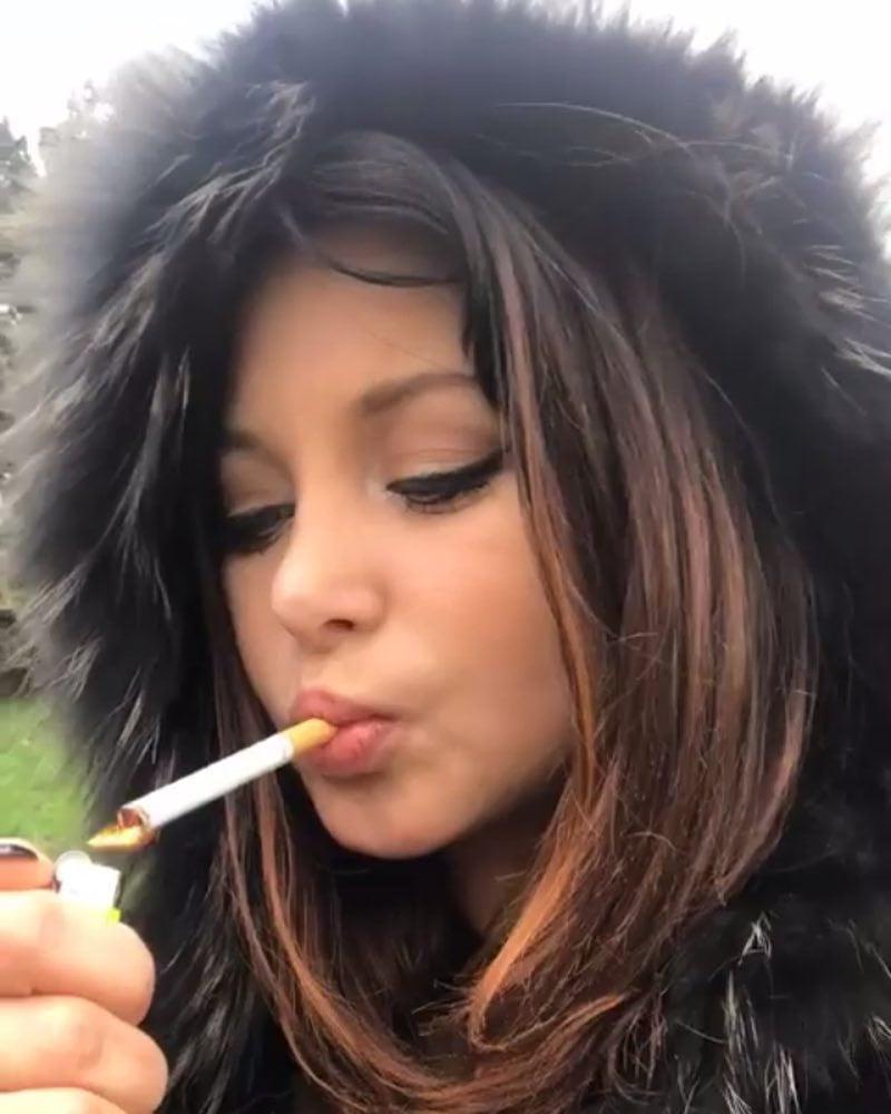 25P Smoking Ladies 21
