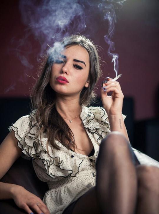 25P Smoking Ladies 21