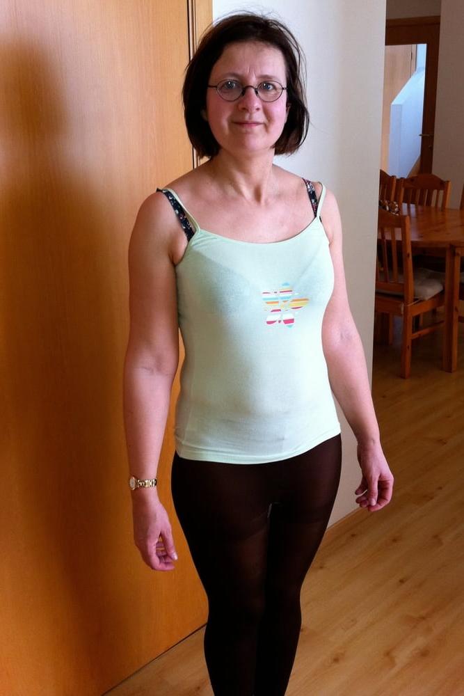 25P Pantyhosed Mature Belgium Wife