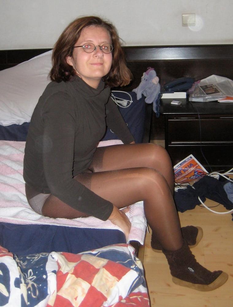 25P Pantyhosed Mature Belgium Wife