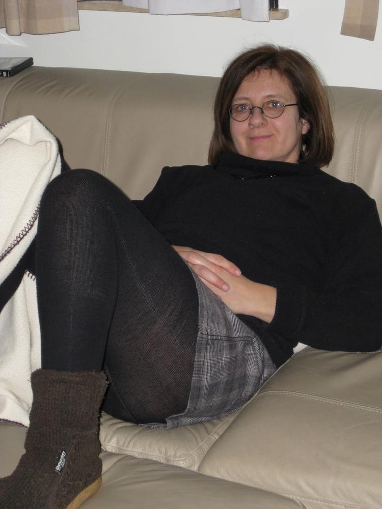 25P Pantyhosed Mature Belgium Wife