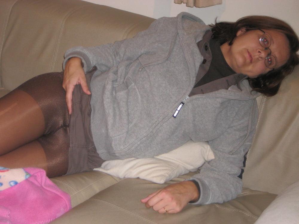 25P Pantyhosed Mature Belgium Wife