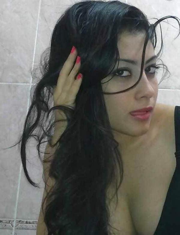 9P Egyptian girl