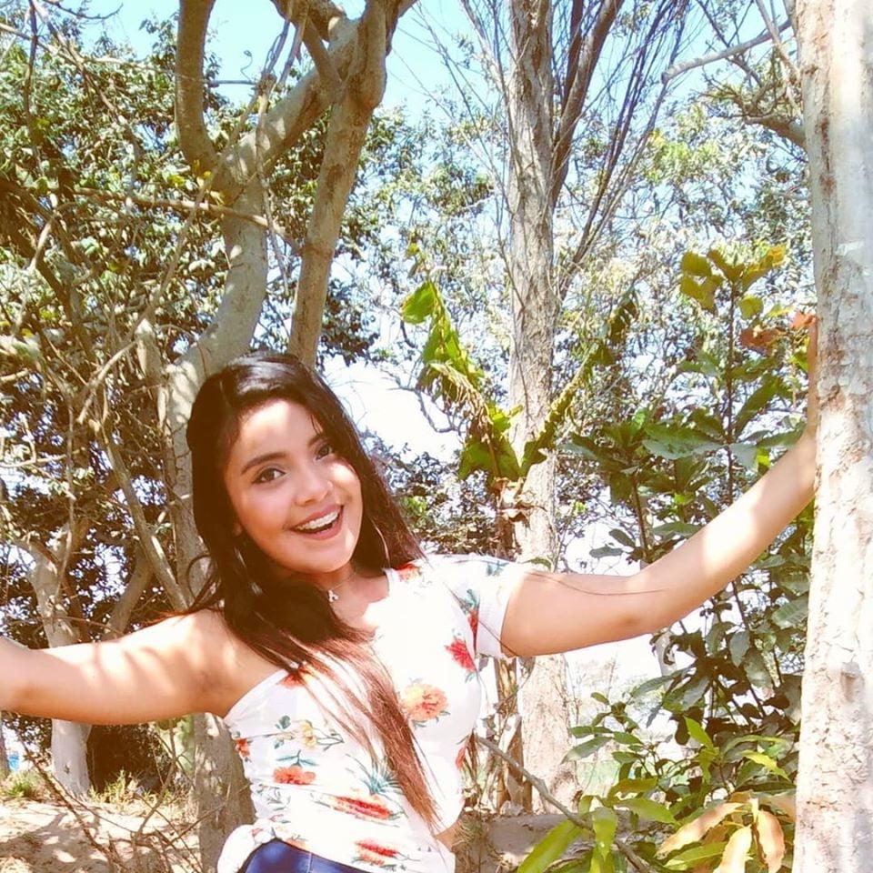 25P YADIRA CACHAY sexy teen peruvian