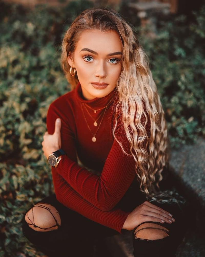 25P Bailey sexy bimbo instagram slut with big ass cute face