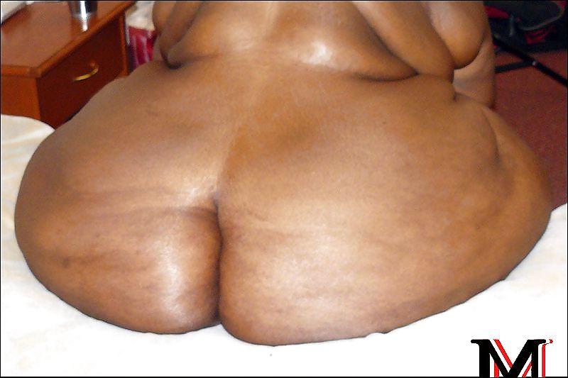 15P Just Extremely BIG ASSES