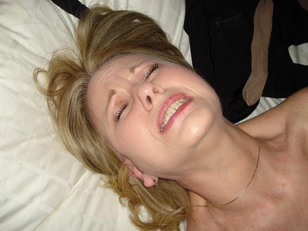 25P 5. Mature wife Jenny