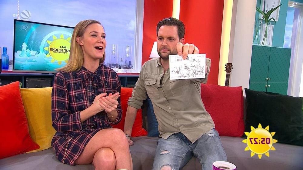 25P German TV Milf Alina Merkau