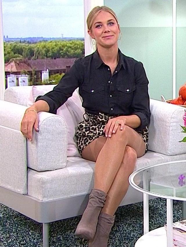 25P German TV Milf Alina Merkau