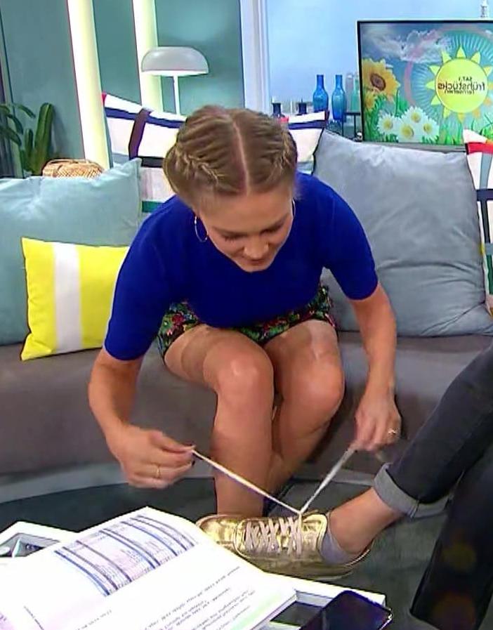 25P German TV Milf Alina Merkau
