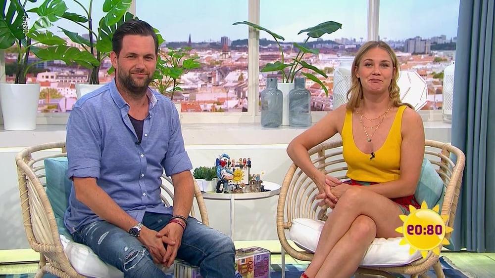 25P German TV Milf Alina Merkau