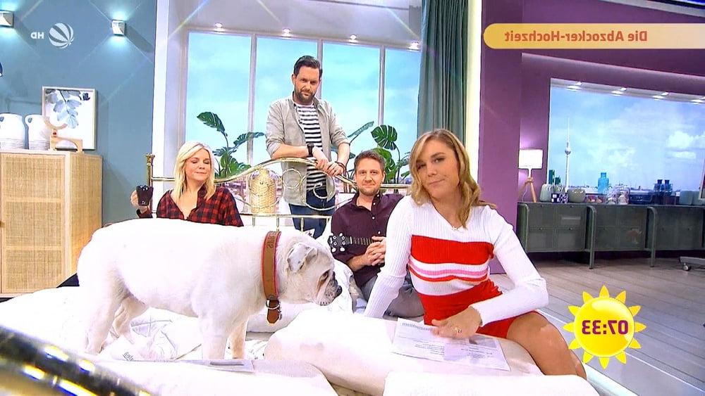 25P German TV Milf Alina Merkau