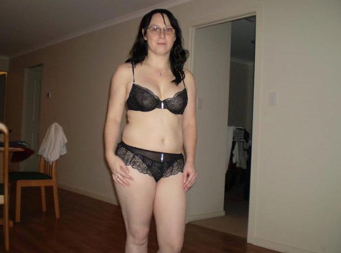 14P UK Wife F