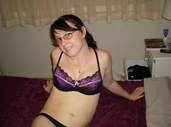 14P UK Wife F