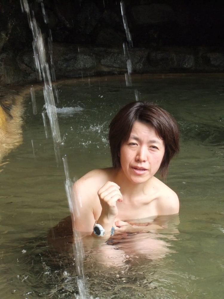25P Japanese wife Shizuko outdoor bathing #004