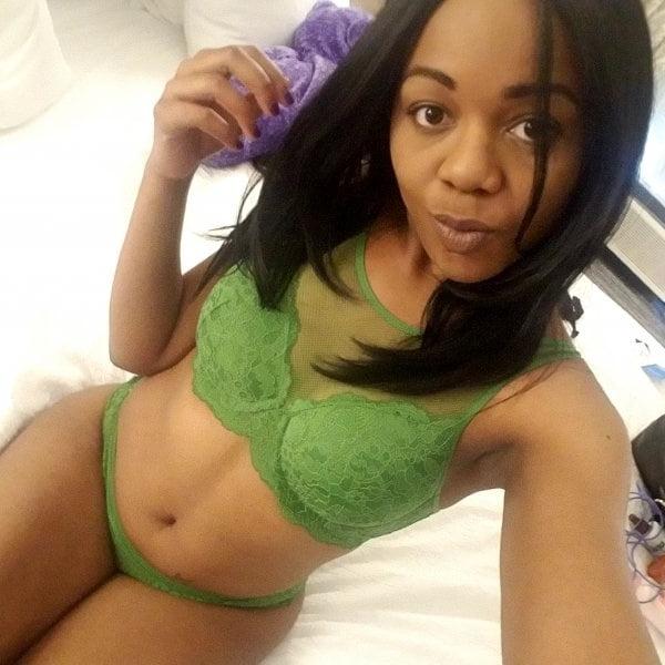 5P Petite Black Escort