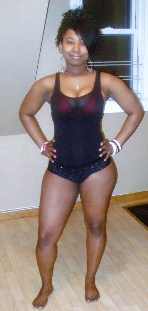 17P Young Ebony Hotties (Bikini Edition)