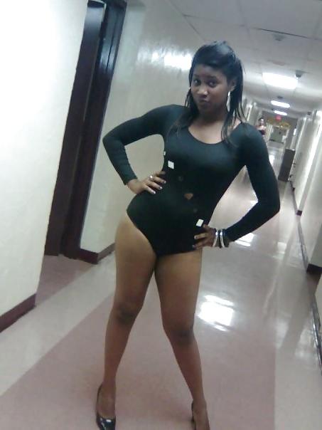 17P Young Ebony Hotties (Bikini Edition)
