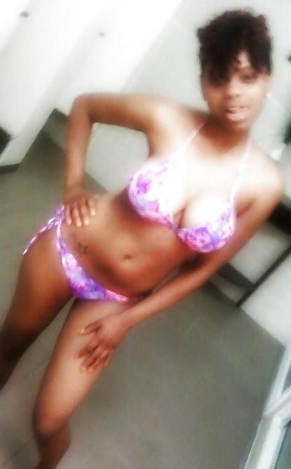 17P Young Ebony Hotties (Bikini Edition)