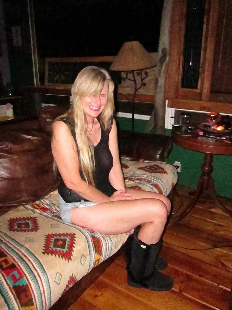 25P 4. California wife poses for the net