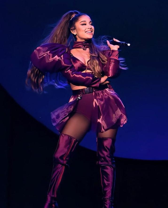 8P Ari With Boots On Tour