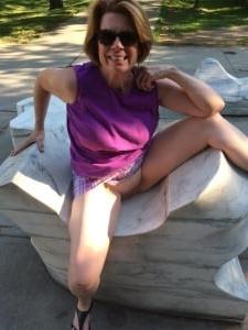 25P Sexy Mature White Whore Wife