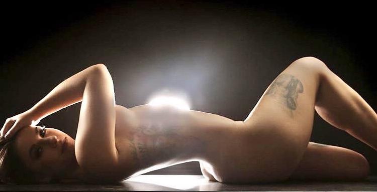 10P Vicky Naked photoshoot