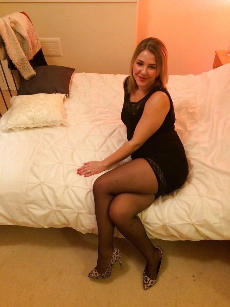 25P sexy UK Wife