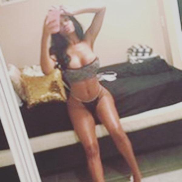 8P Ebony Escort