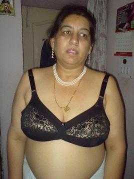 25P 4. Indian wife exposed