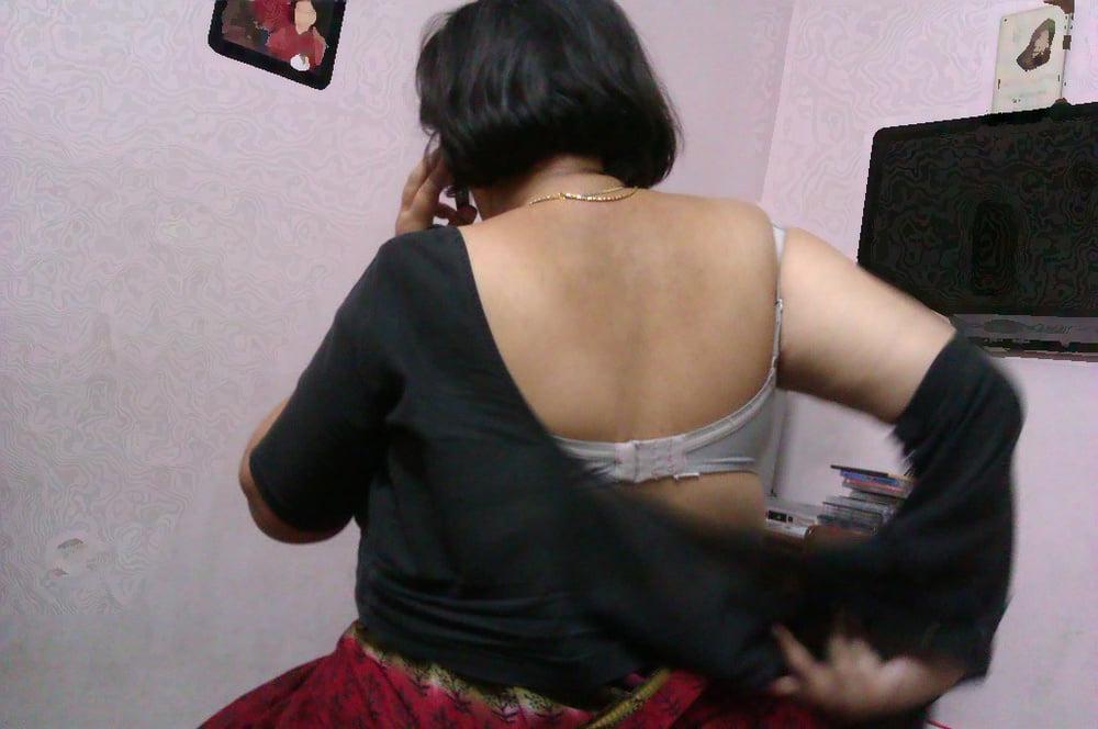 25P 4. Indian wife exposed