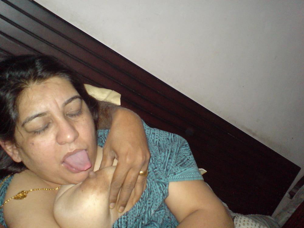 25P 4. Indian wife exposed