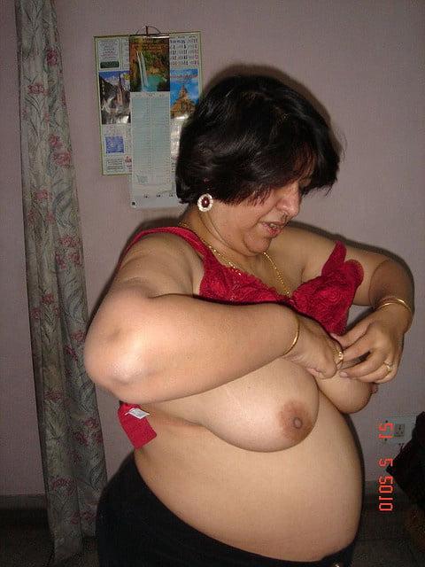 25P 4. Indian wife exposed