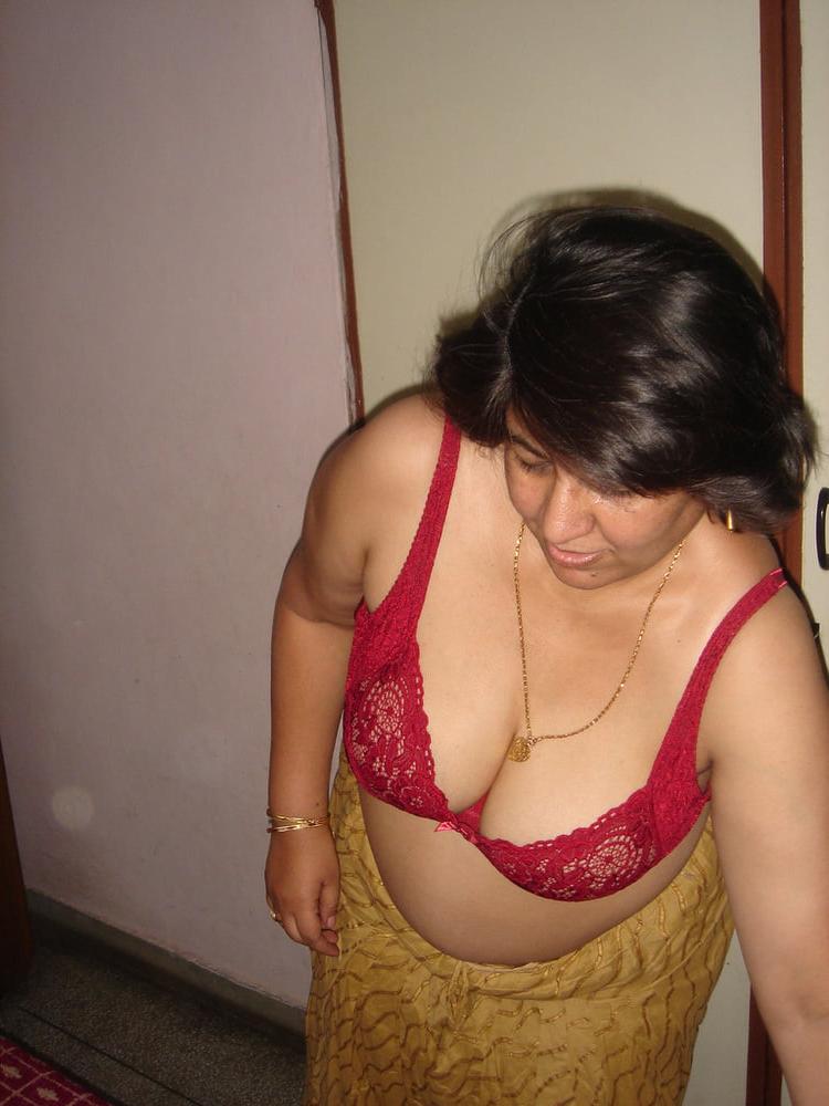 25P 4. Indian wife exposed