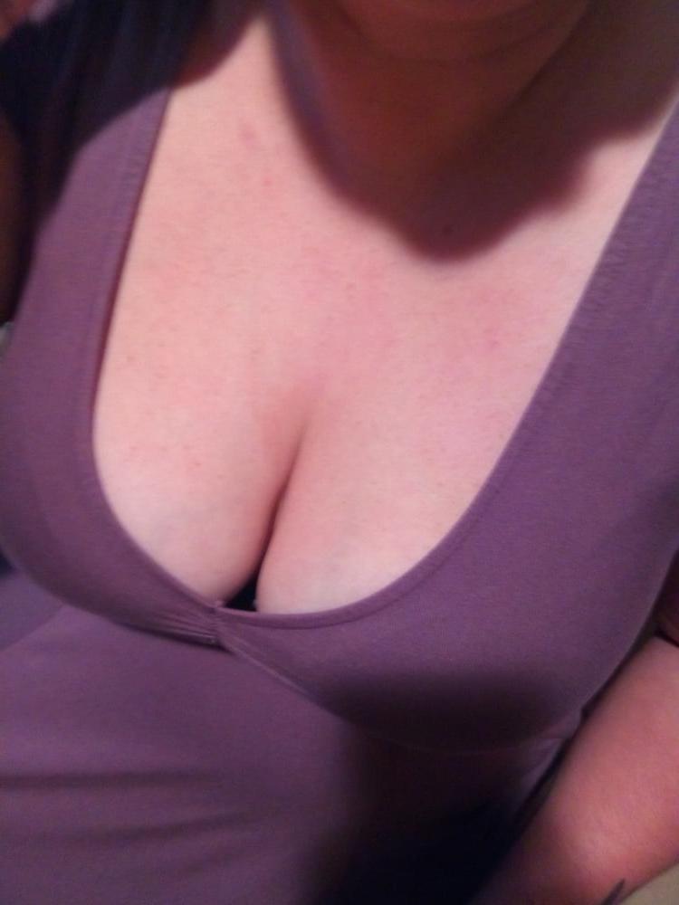 22P Friends Busty Wife