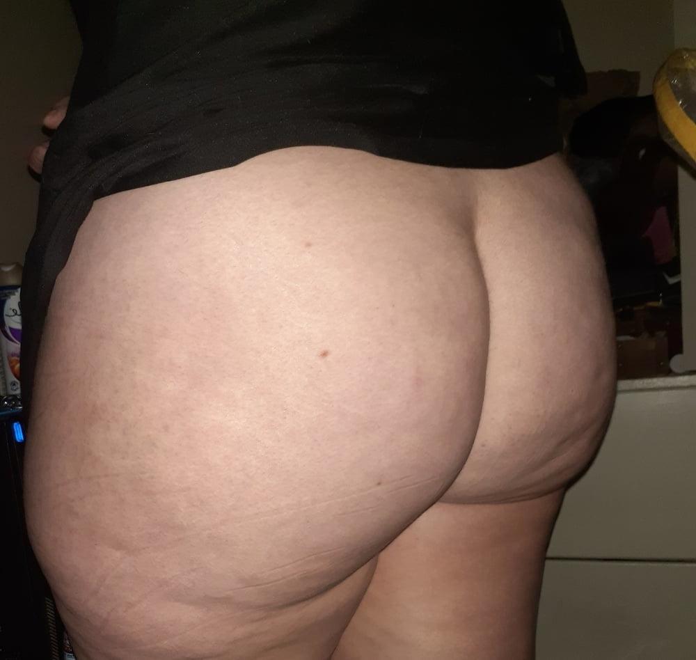 22P Friends Busty Wife