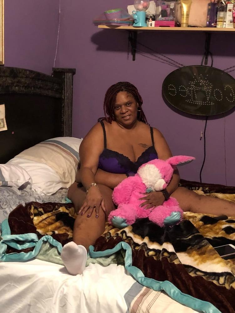 11P Pamela Tagged Milf