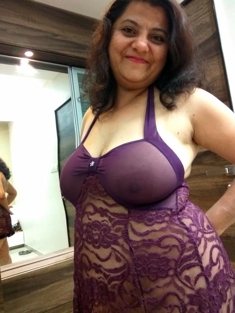 16P Hottest  Indian Aunties