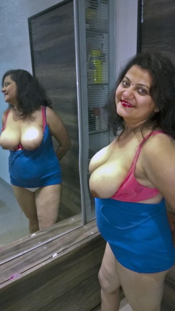 16P Hottest  Indian Aunties