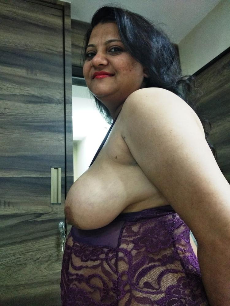 16P Hottest  Indian Aunties